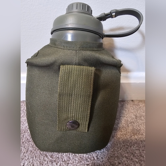 Disney Parks Animal Kingdom Mickey & Friends Safari Canteen 8" w Canvas Cover - Picture 9 of 9